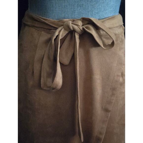 Sugar Lips Faux Suede Asymmetrical Skirt XS New! New With Tags - Picture 3 of 6